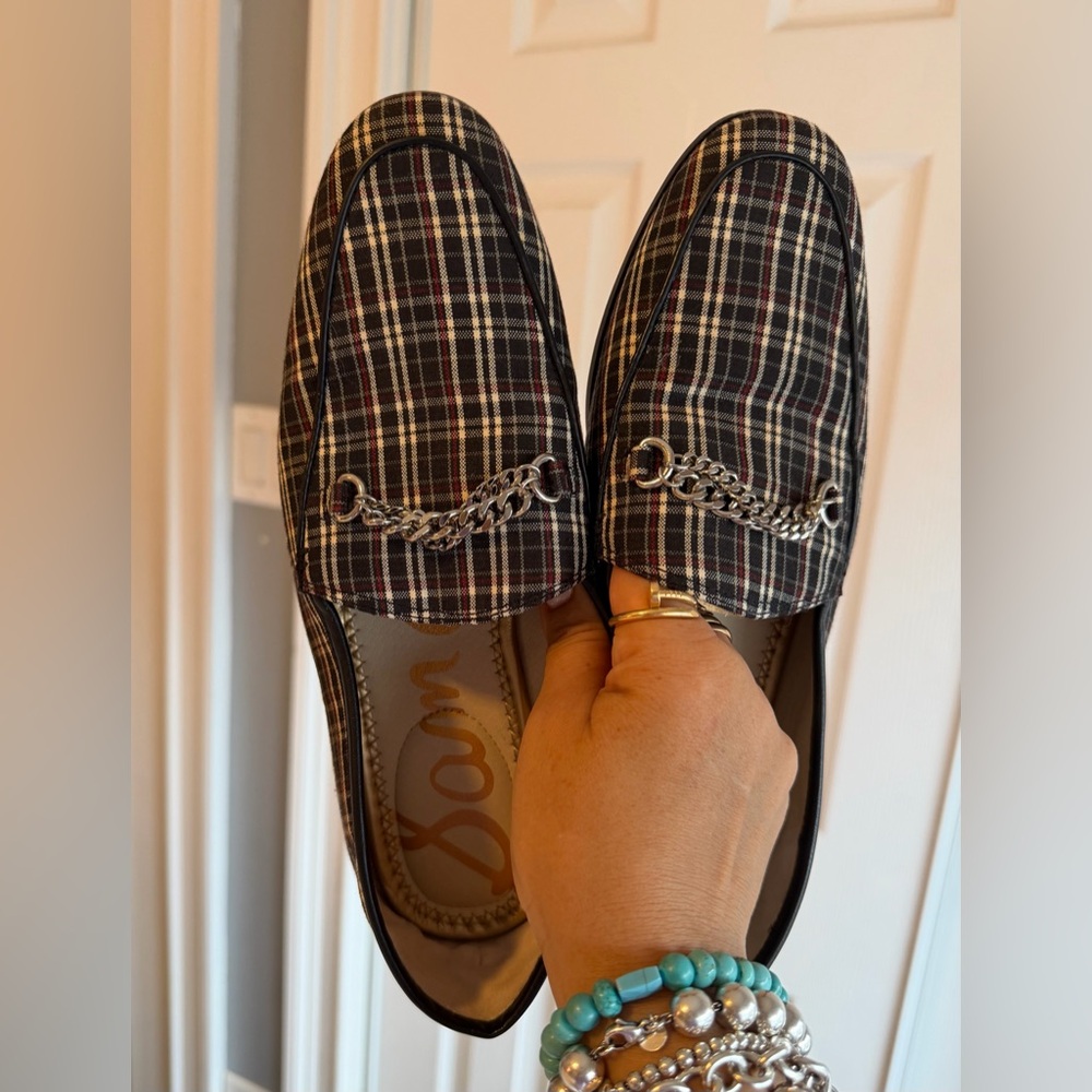 Sam Edelman Checkered Loafers with Silver Chain
Women’s Size: 8.5 - Picture 4 of 8